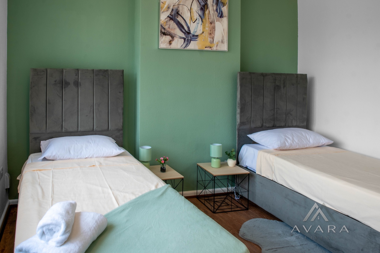 Twin bedroom at Avara Living serviced accommodation Leicester